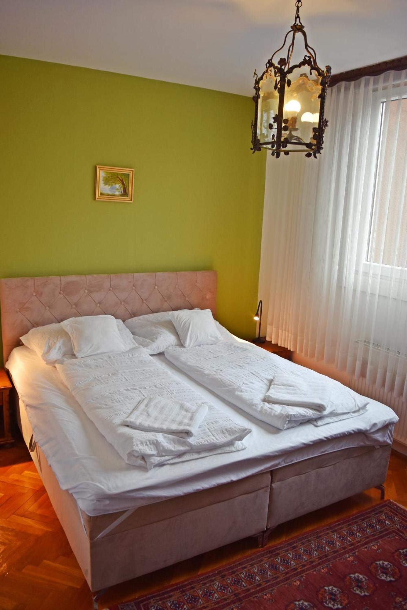 Belvarosi Classic Apartman 85 Square Meters Szombathely Luaran gambar