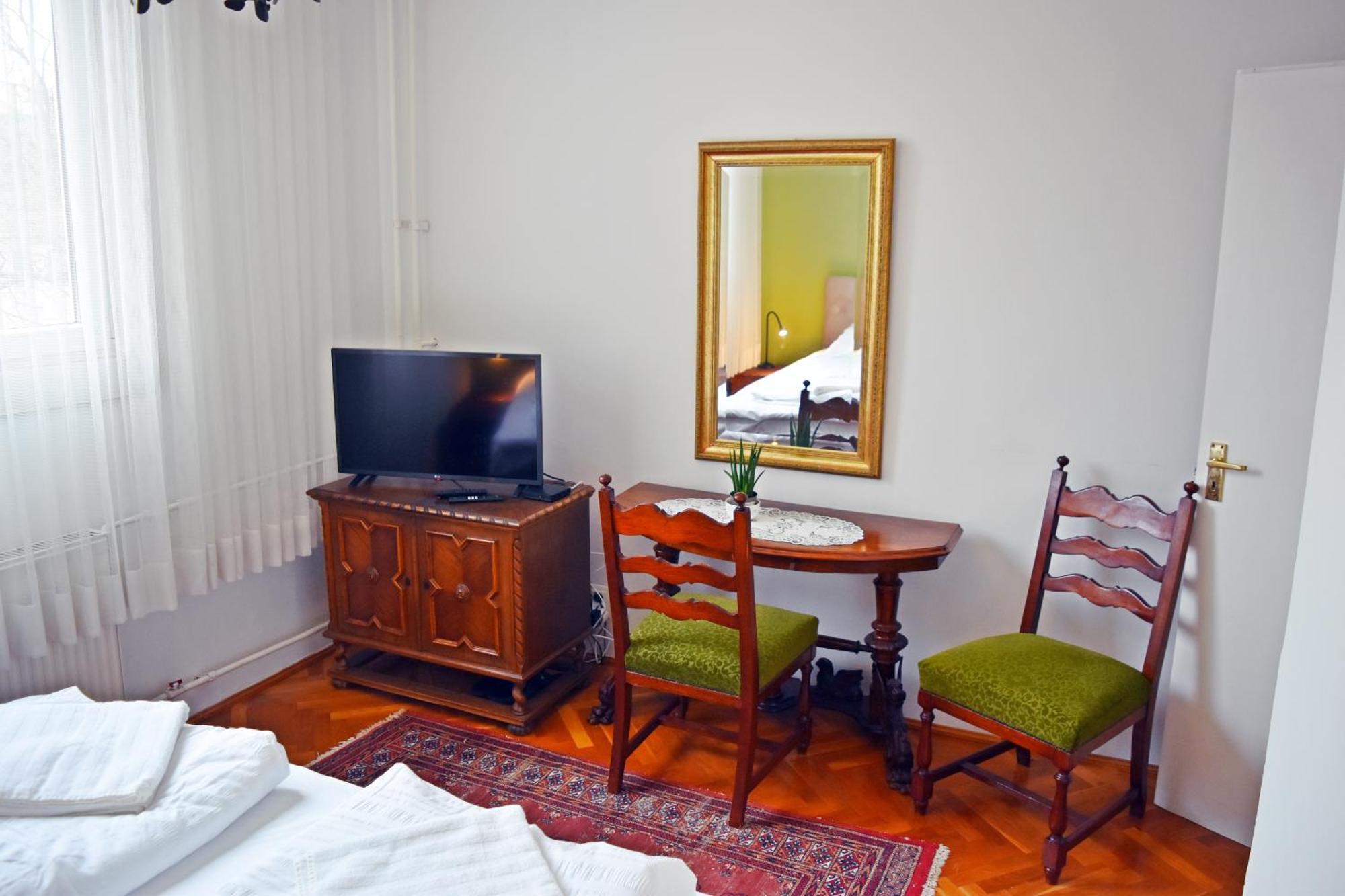 Belvarosi Classic Apartman 85 Square Meters Szombathely Luaran gambar